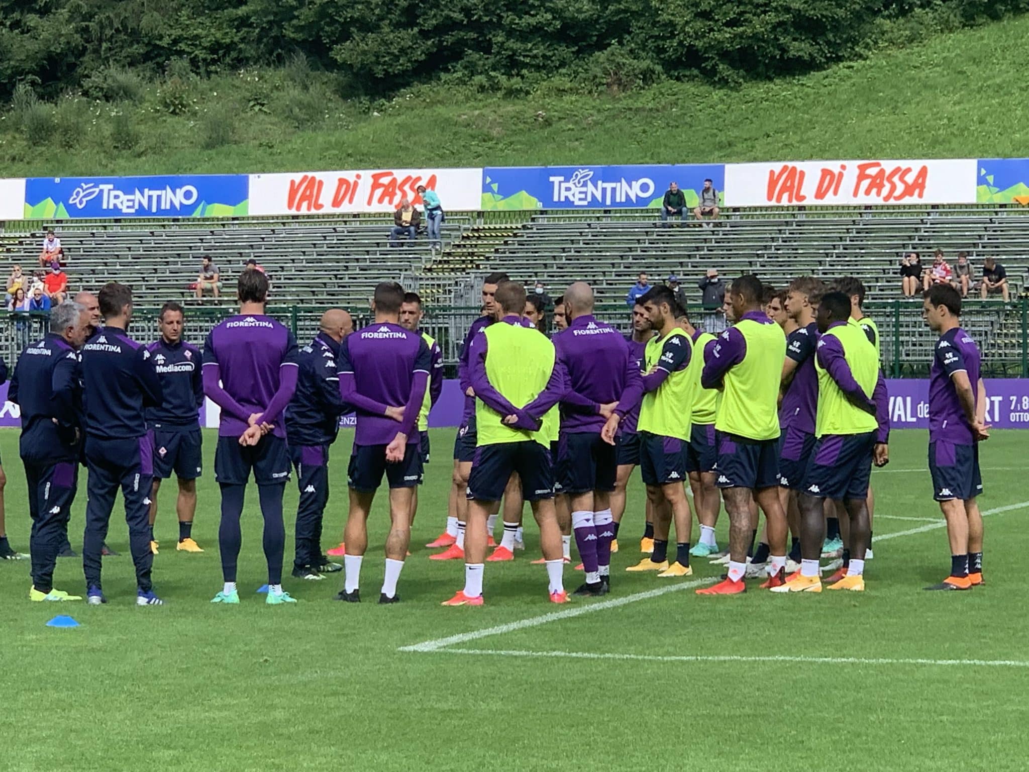 Moena 2021, Fiorentina in campo per l’allenamento mattutino: assente Callejon